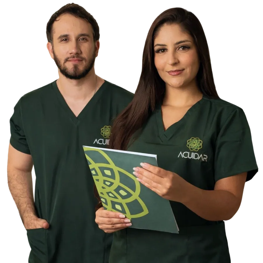 Equipe de cuidadores da Acuidar com uniforme verde